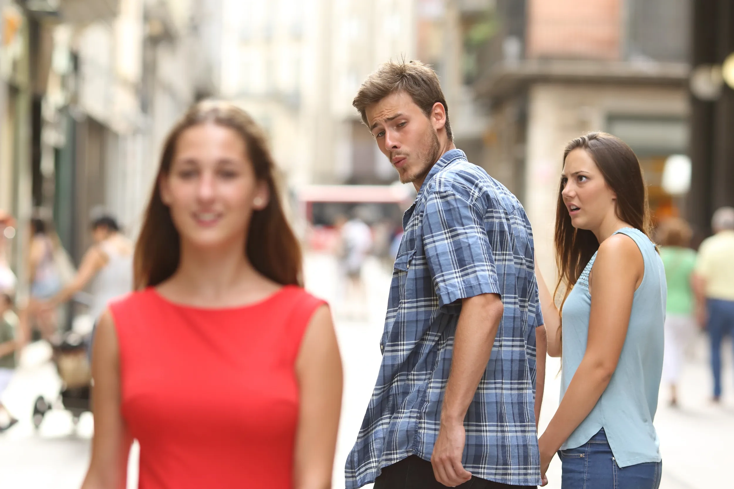 如何将 meme、logo、头像变成萌趣 Q 版钥匙吊坠