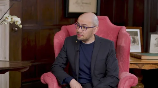 AI 和科学发现的未来，DeepMind 创始人哈萨比斯访谈