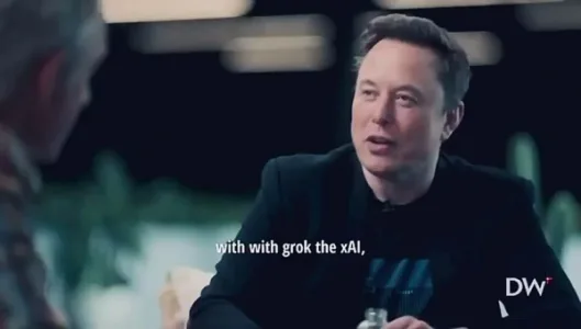 马斯克揭秘 Grok 名字的由来