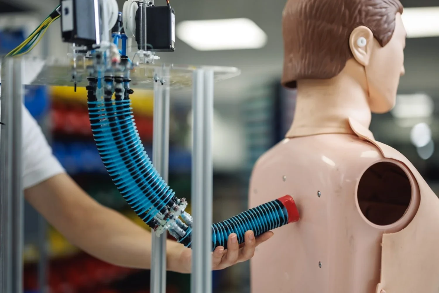 软体机器人的神经蓝图：类人智能的新探索